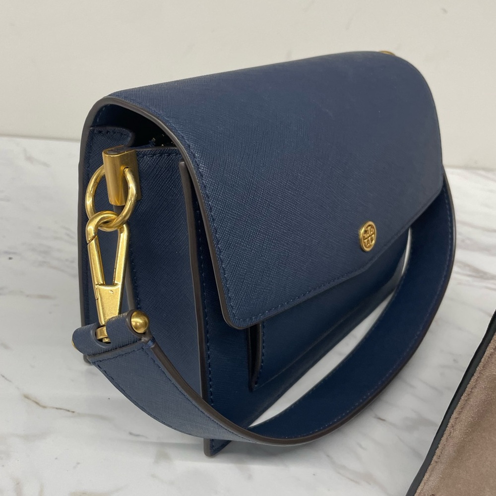 Tory Burch Robinson Double-Strap
Convertible Shoulder Bag
Color: Bluestone - Picture 3 of 11